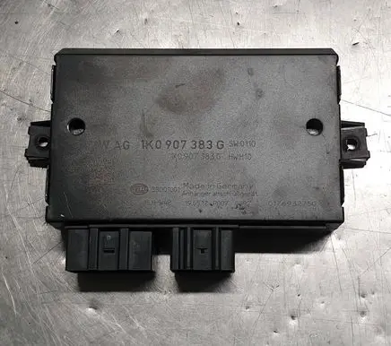 Volkswagen Touran II Tow bar trailer control unit/module 1K0907383G