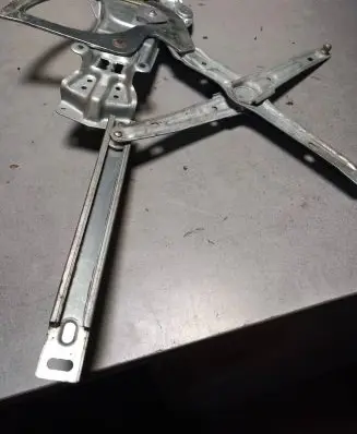 BMW 5 E34 Front door manual window regulator 