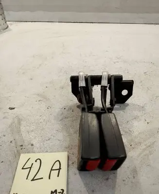 Volvo S40, V40 Middle seatbelt buckle (rear) 30818228