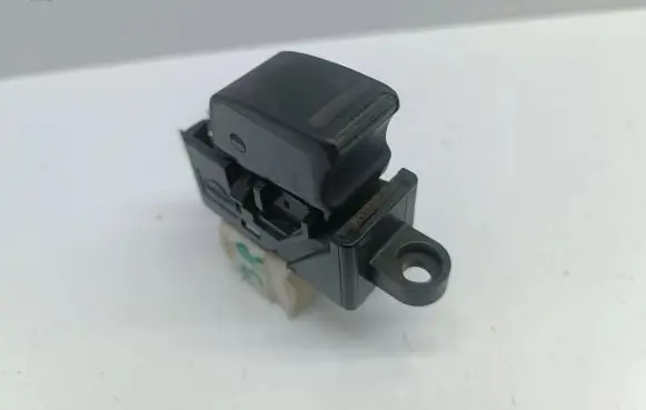 Nissan X-Trail T30 Electric window control switch