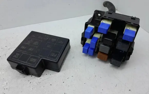 Infiniti QX70 S51 Fuse module