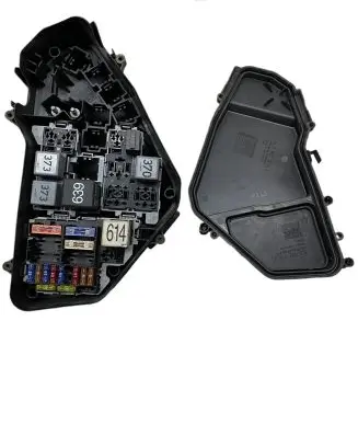 Audi Q7 4L Fuse module 7L0937615B