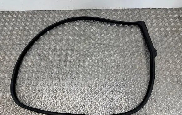 BMW 4 F32 F33 Front door rubber seal 7279741