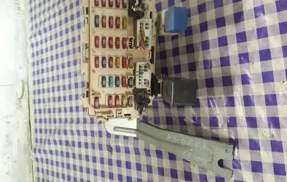 Nissan X-Trail T30 Fuse box set