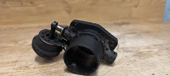 Ford Focus Throttle valve 11231501