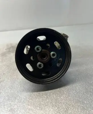 Volkswagen Golf IV Power steering pump 6N0145157V