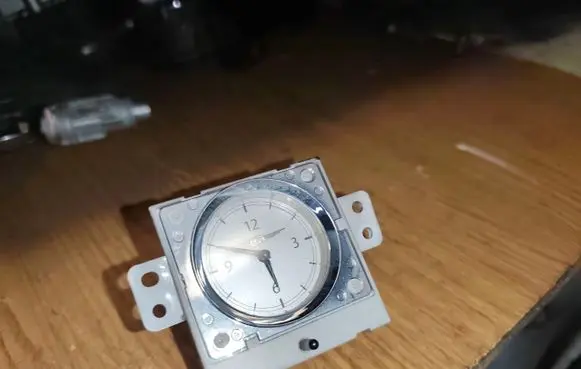 Chrysler 300 - 300C Clock 04602626AB