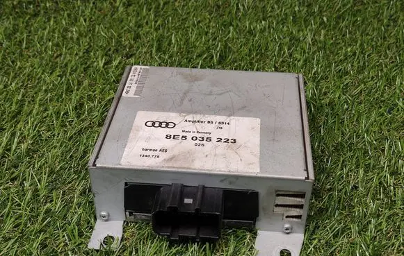 Audi A4 S4 B6 8E 8H Sound amplifier 8E5035223