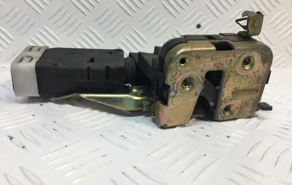 Mitsubishi Carisma Rear door lock