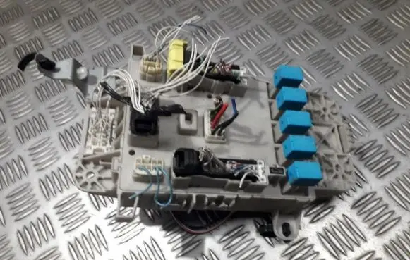 Toyota RAV 4 (XA20) Fuse box set am140a