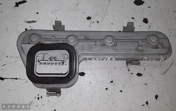Opel Zafira A Tail light bulb cover holder