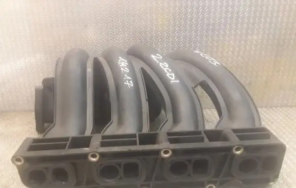 Mercedes-Benz C W203 Intake manifold 6110903537 A6110903537