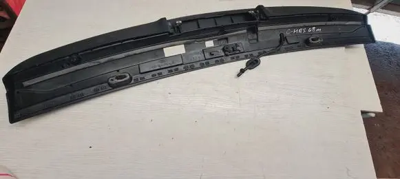Tailgate/trunk spoiler