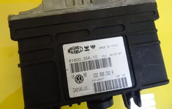 Volkswagen Golf III Engine control unit/module 032906030R 61600.256.10