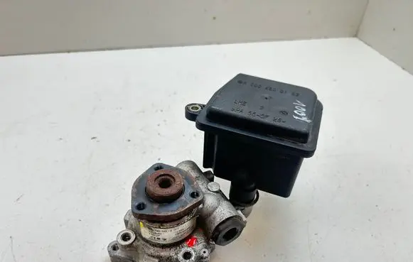 Mercedes-Benz ML W163 Power steering pump A0004600183