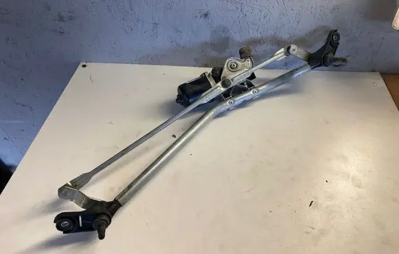 Renault Kangoo II Front wiper linkage and motor 54526811 8200009692