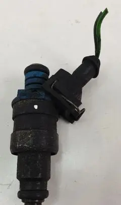 Volvo S70 V70 V70 XC Fuel injector 1389563