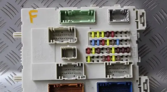 Ford Focus C-MAX Fuse module F1FT-14014-CBE