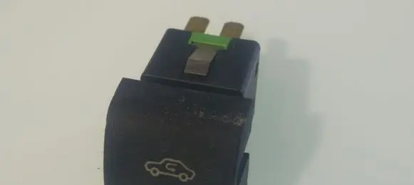 Opel Omega B1 Air circulation switch 90508287