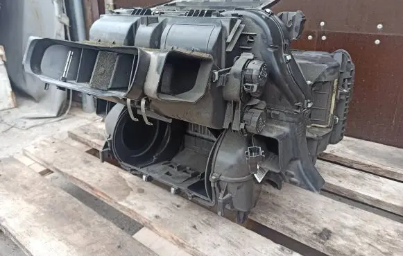 Interior heater climate box assembly