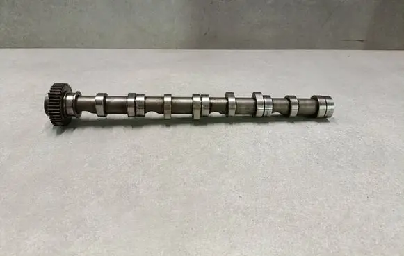 Volkswagen PASSAT B7 Camshaft 14365