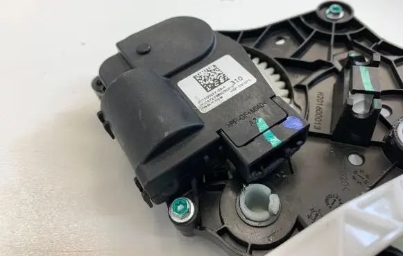 Tesla Model 3 Air flap motor/actuator 150062300A H021501076