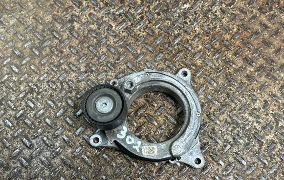 BMW 5 G30 G31 Generator/alternator belt tensioner 90053750