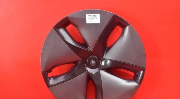 Tesla Model 3 R17 wheel hub/cap/trim 1044231-B