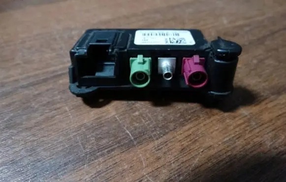 Mercedes-Benz Vito Viano W638 Trunk lid opening control unit A2229053106