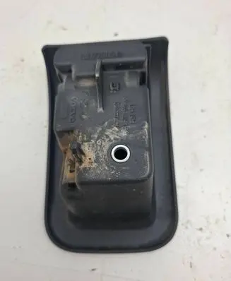 Engine bonnet (hood) release handle
