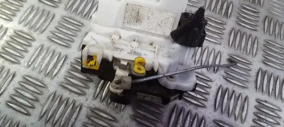 Fiat Panda II Front door lock