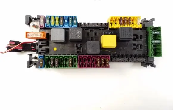 Mercedes-Benz ML W166 Fuse module A1669063901