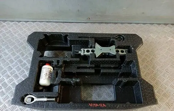 Suzuki Vitara (LY) Tool set 7549161M00