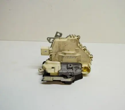 Volkswagen PASSAT B8 Coupe door lock (next to the handle) 8J1837015D