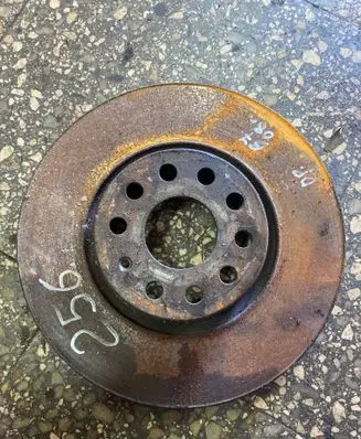 Volkswagen PASSAT B7 Front brake disc