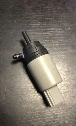 BMW 5 E60 E61 Windscreen/windshield washer pump 6934159