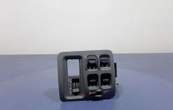 Honda CR-V Electric window control switch M17432