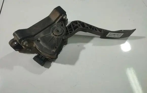 Nissan Pathfinder R51 Accelerator throttle pedal 6PV93390101