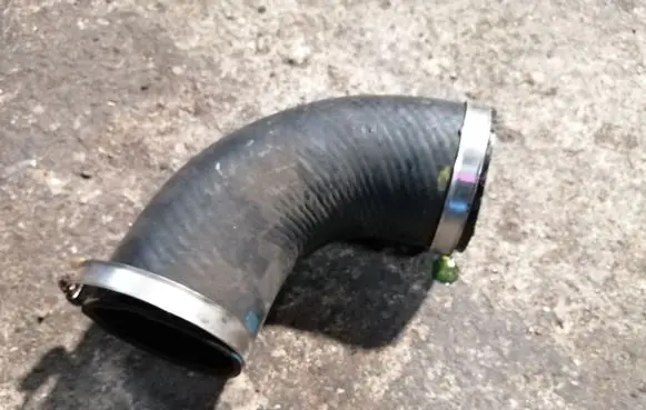 Mazda CX-7 Air intake hose/pipe