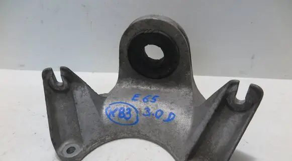 BMW 7 E65 E66 Gearbox mounting bracket 6754619 2232