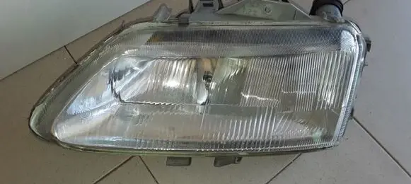 Renault Laguna I Headlight/headlamp 13996500