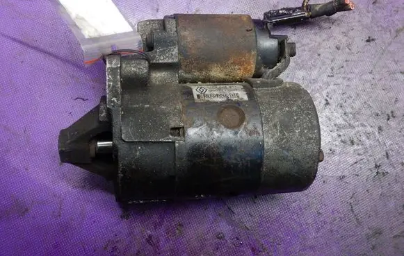 Renault Megane I Starter motor 7700274351