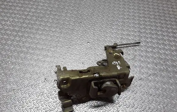 Volkswagen I LT Front door lock 211837016