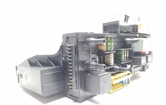 Mercedes-Benz C W204 SAM control unit A2049006301