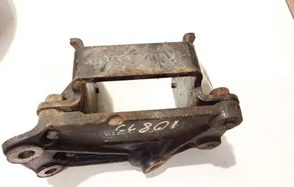 KIA Sportage Engine mounting bracket
