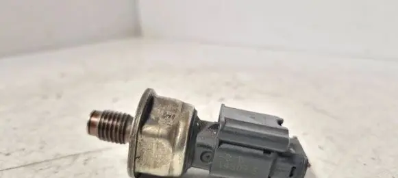 Fuel pressure sensor