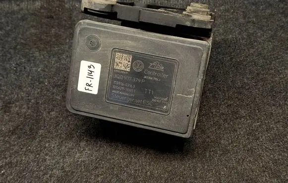 Skoda Octavia Mk3 (5E) ABS Pump 3Q0907379P 3Q0614517P