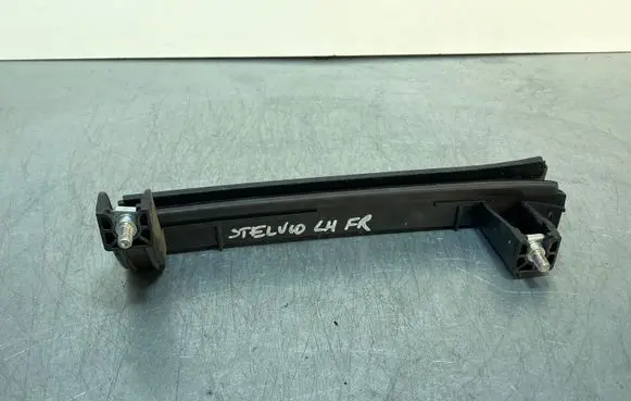 Alfa Romeo Stelvio Front door windshield rail 