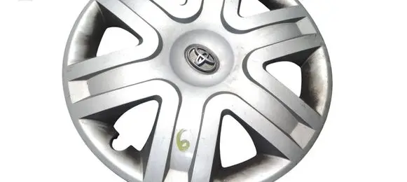 Toyota Corolla Verso AR10 R16 wheel hub/cap/trim PZ443E866000