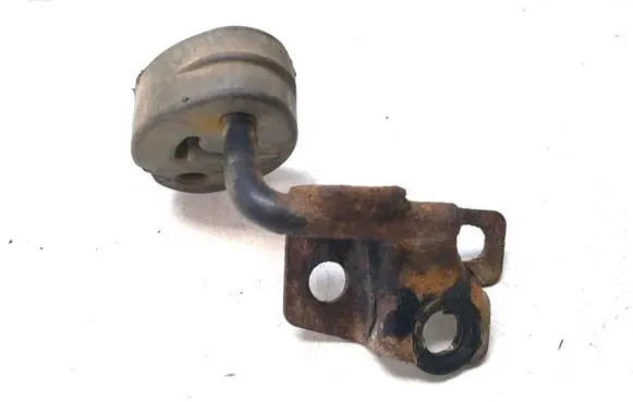 Volvo XC70 Muffler mount bracket/holder 09492157